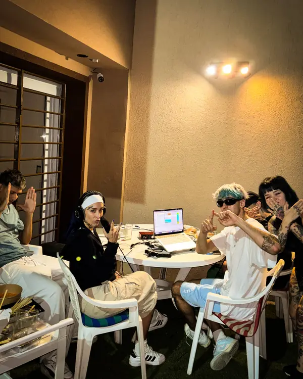 ZECHE GRUV Campamento Creativo — grabando en el patio